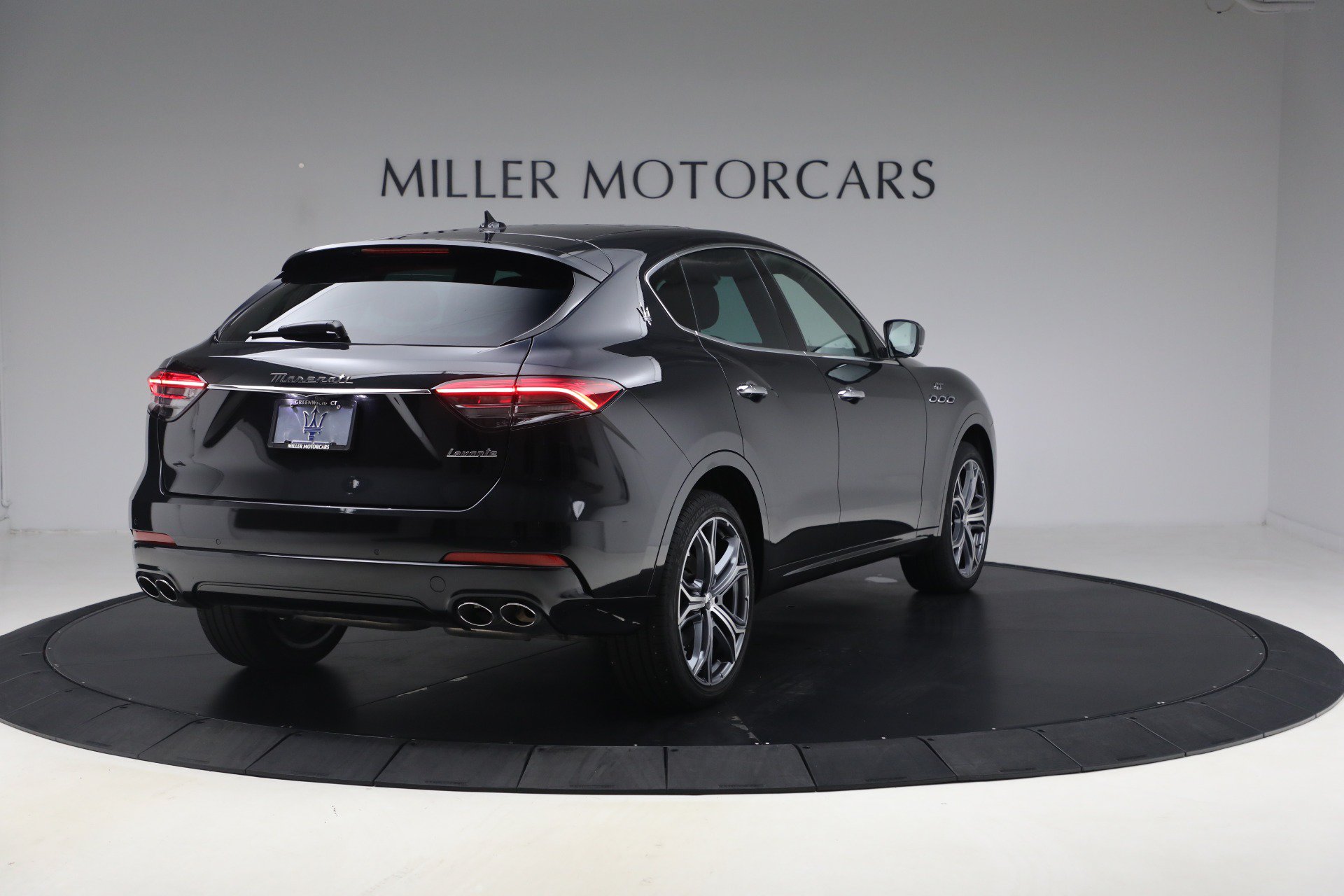 Certified 2023 Maserati Levante GT AWD/4WD image 6