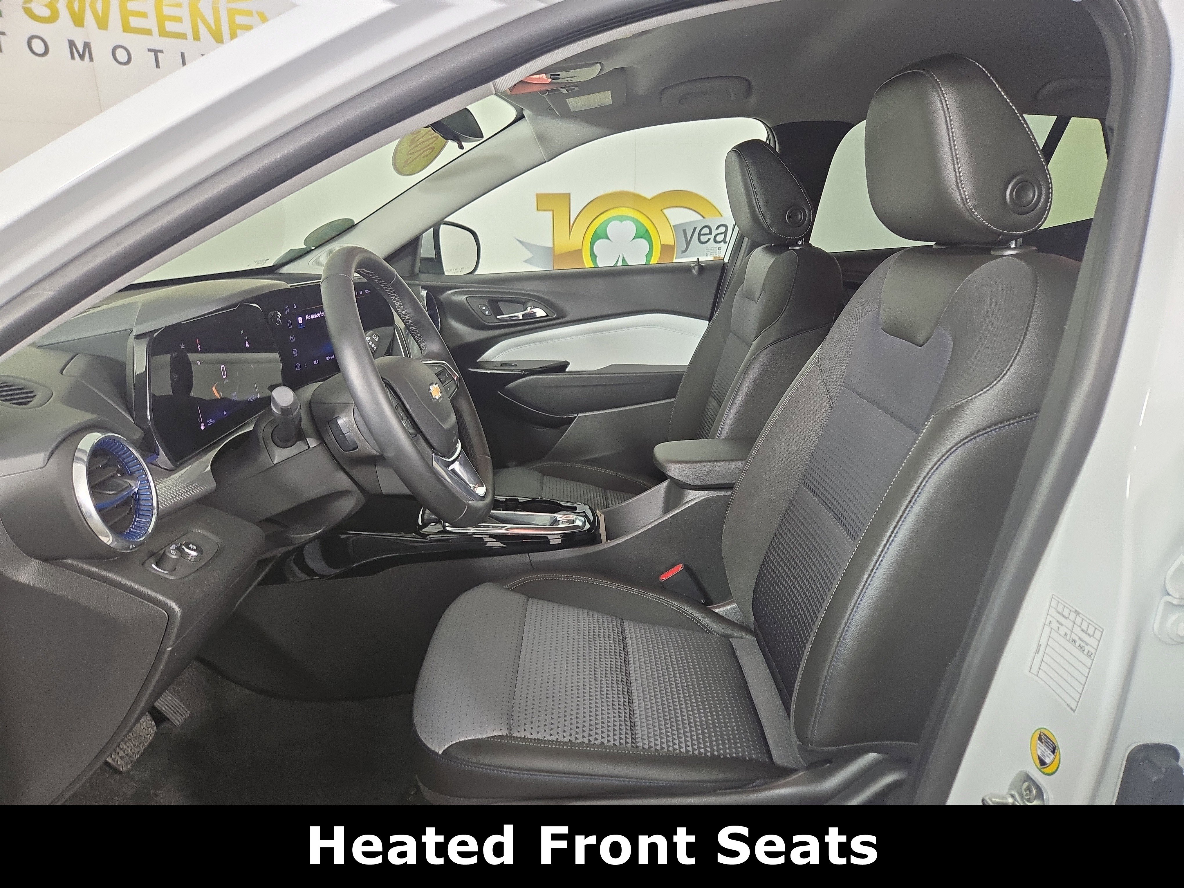 Used 2025 Chevrolet Trax LT w/ LT Convenience Package image 12