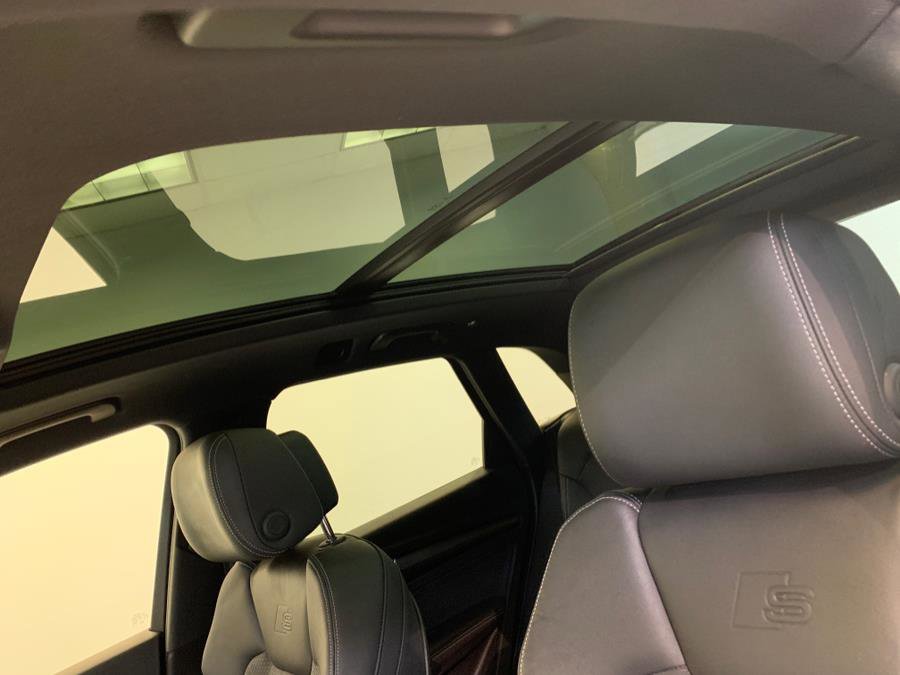 Used 2022 Audi SQ5 Premium Plus w/ Premium Plus Package image 18