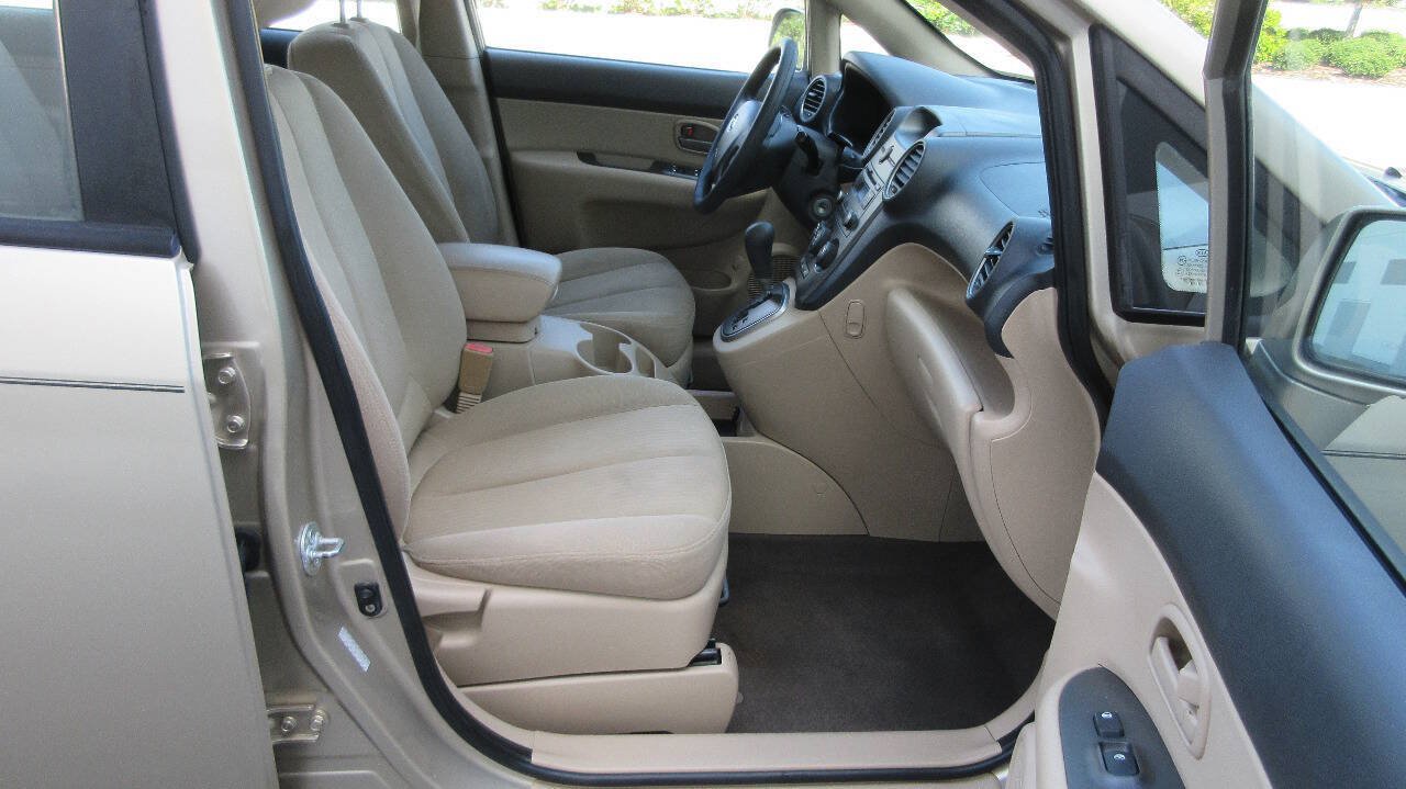 Used 2008 Kia Rondo LX FWD image 23