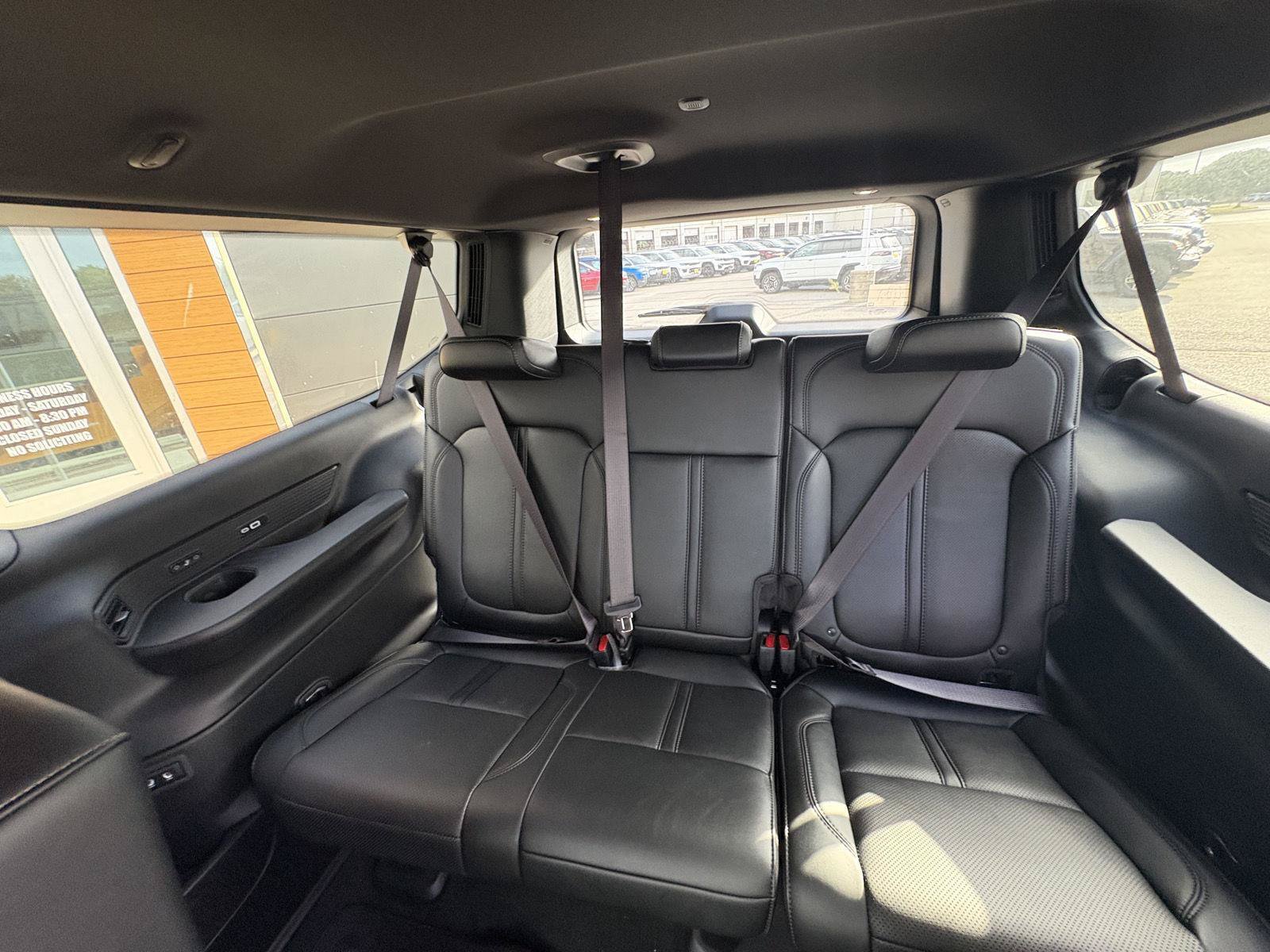 New 2025 Jeep Wagoneer L Series II w/ Convenience Group I AWD/4WD image 10