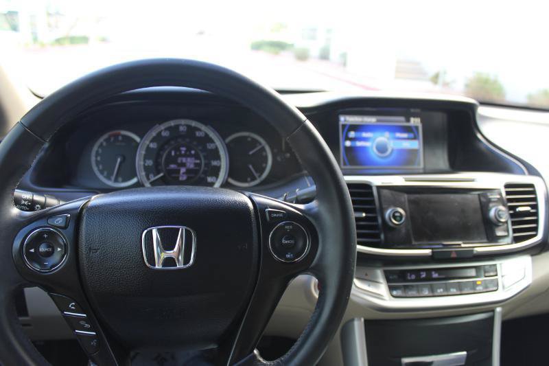 Used 2015 Honda Accord EX-L image 25