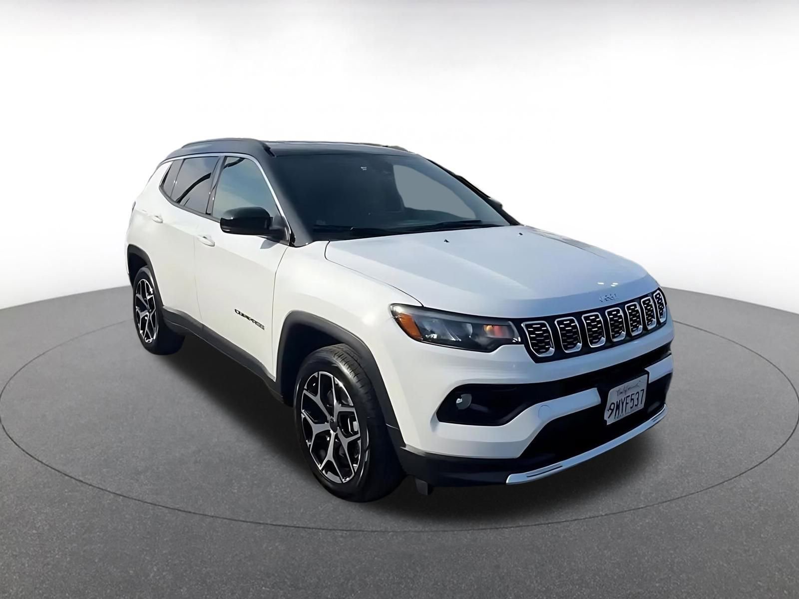 Used 2025 Jeep Compass Limited image 2
