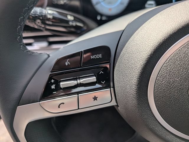 New 2026 Hyundai Elantra Limited FWD image 18