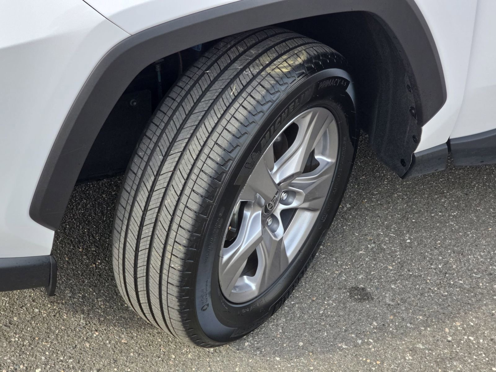 Used 2025 Toyota RAV4 XLE image 38