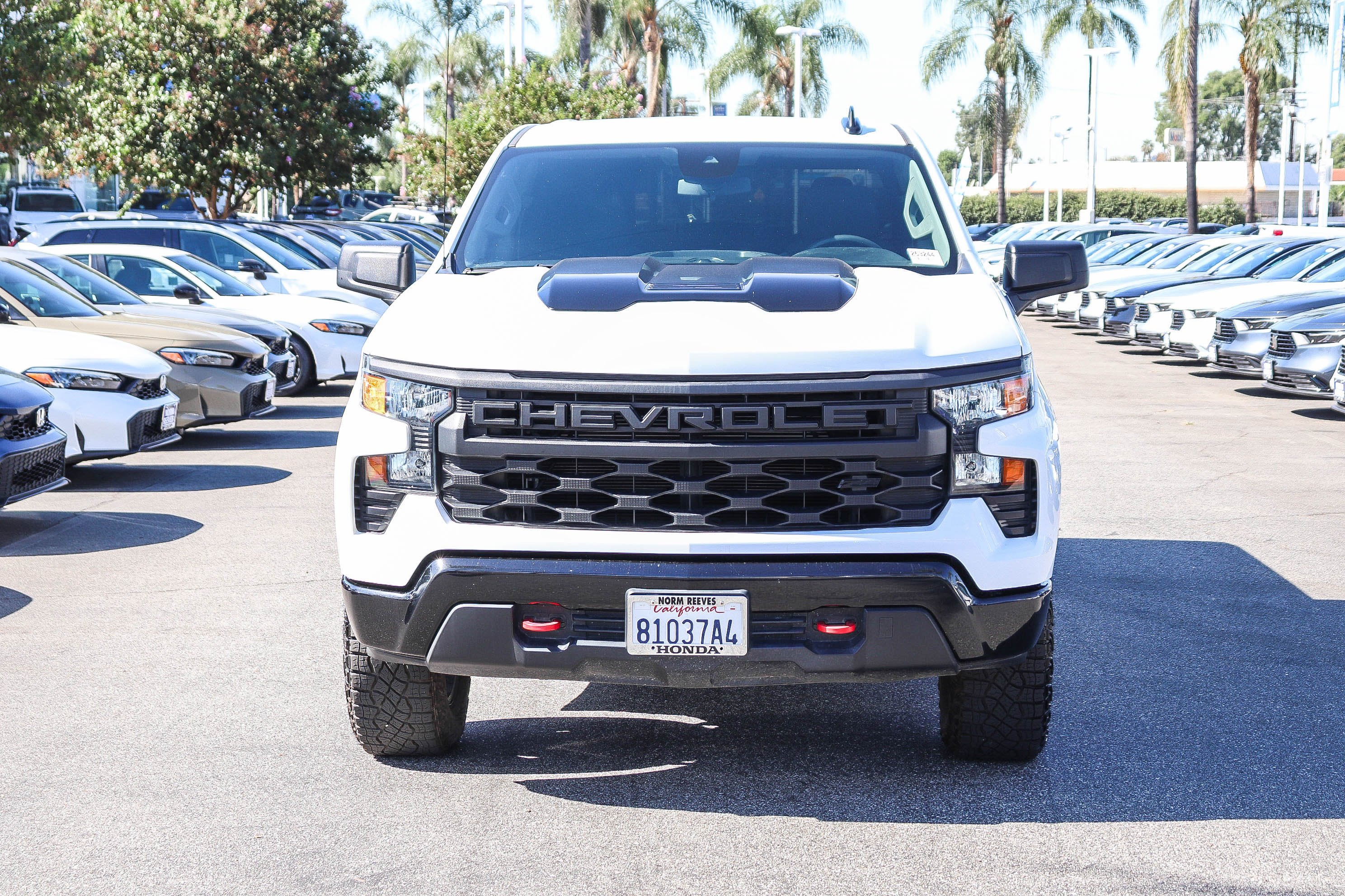 Used 2024 Chevrolet Silverado 1500 Custom Trail Boss w/ LPO, Dark Essentials Package AWD/4WD image 2