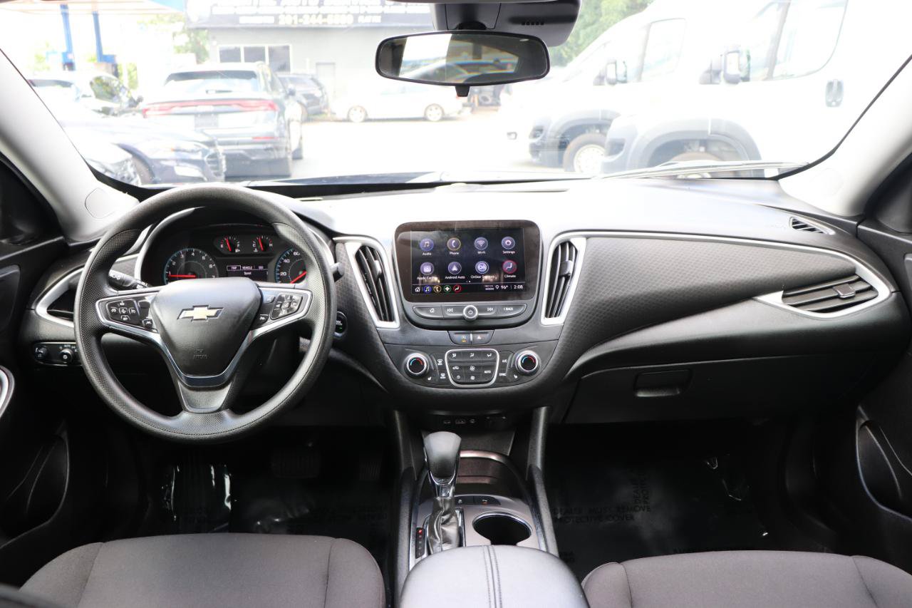 Used 2025 Chevrolet Malibu LT FWD image 16