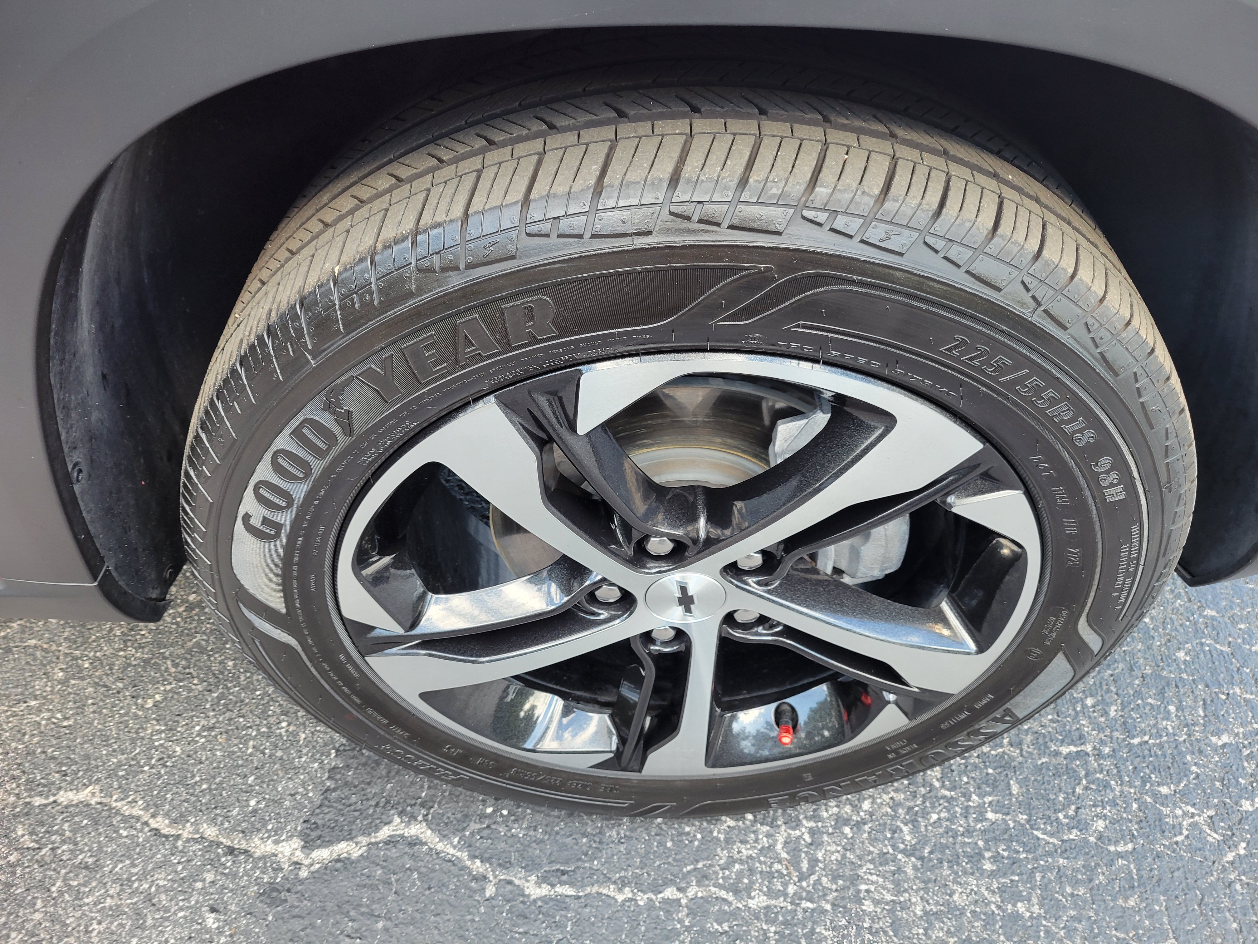 Certified 2026 Chevrolet Trax RS w/ Driver Confidence Package FWD image 34