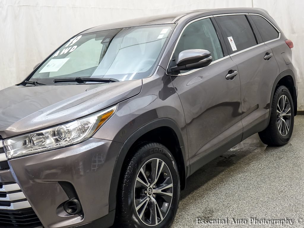 Used 2019 Toyota Highlander LE AWD/4WD image 5