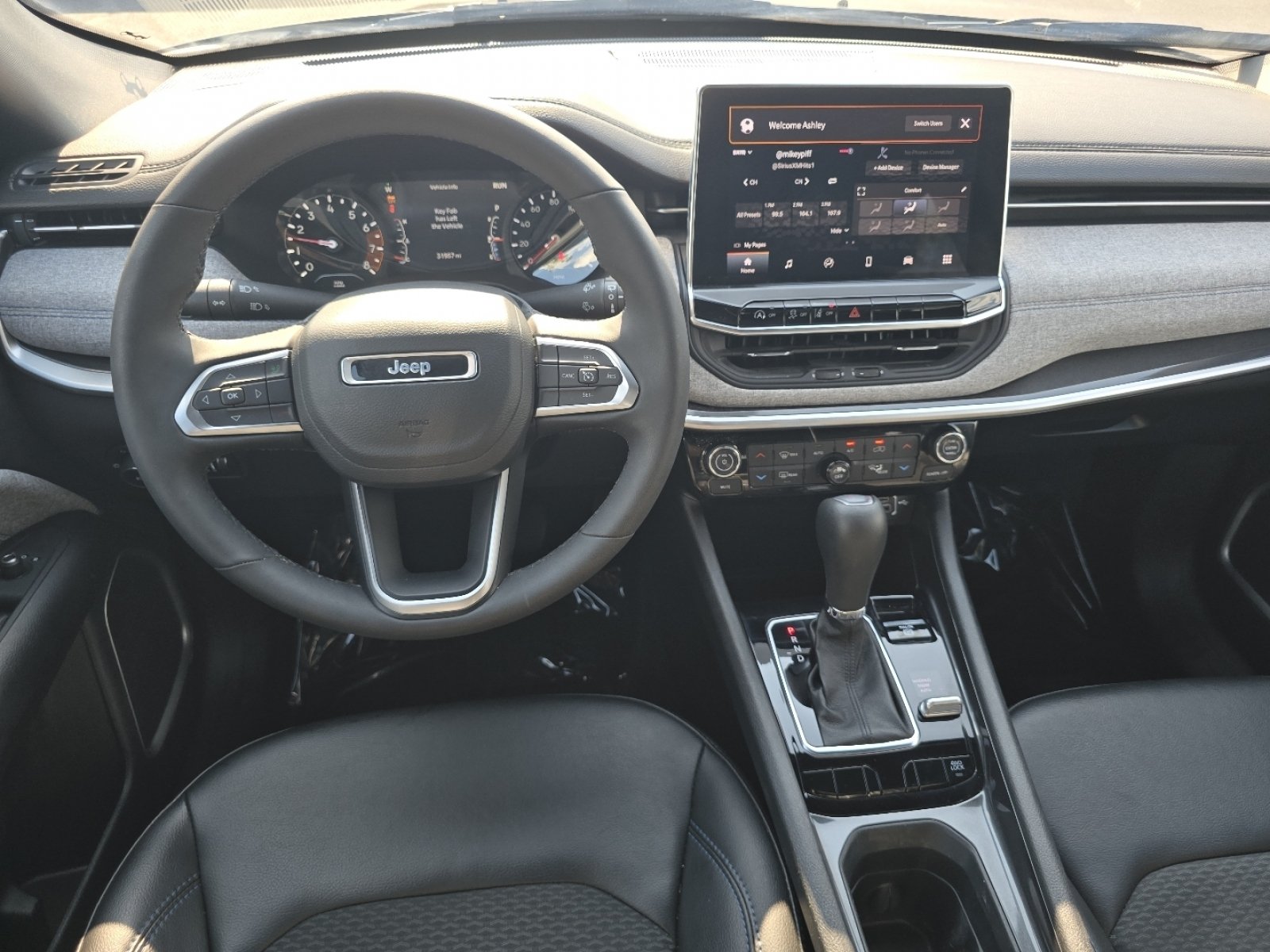 Used 2023 Jeep Compass Latitude w/ Convenience Group AWD/4WD image 25