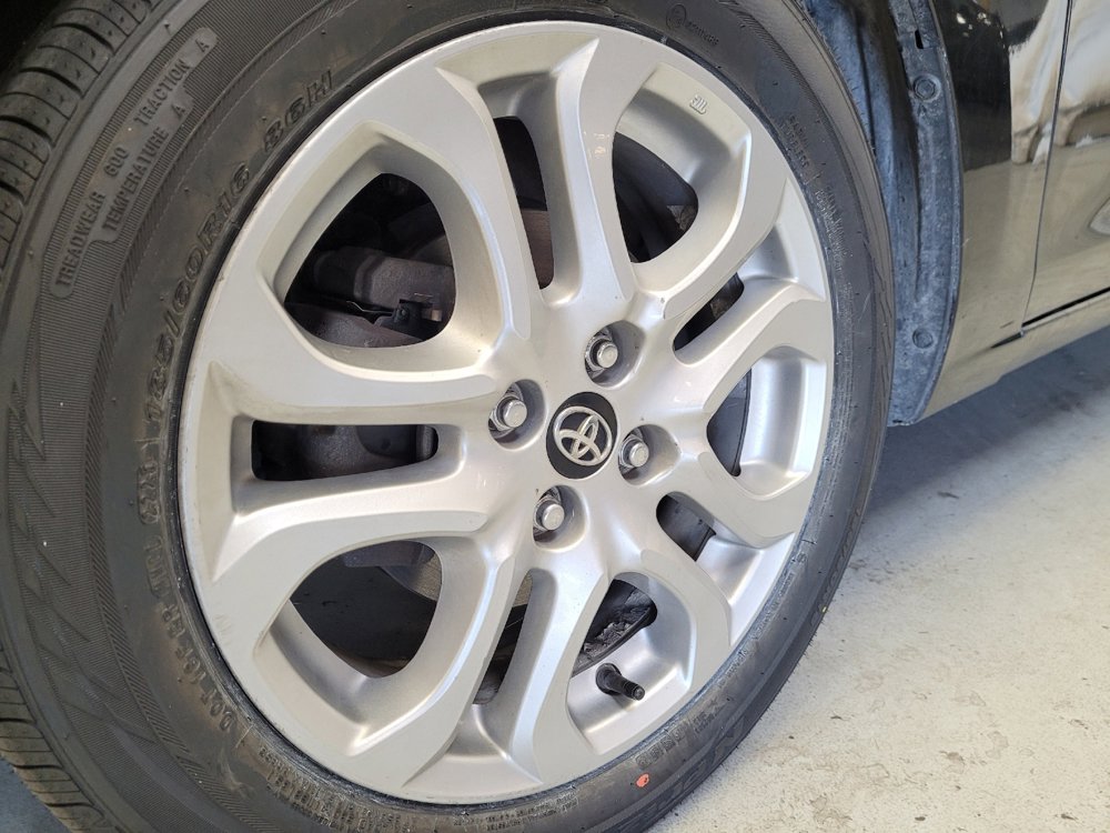 Used 2017 Toyota Yaris iA FWD image 31