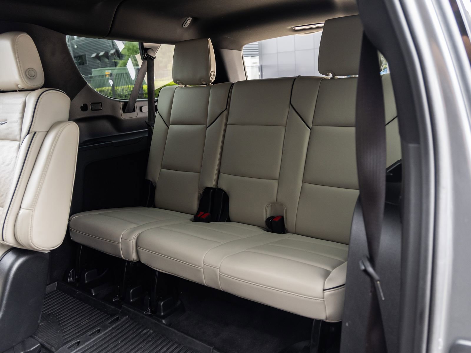 Used 2022 Cadillac Escalade ESV Sport w/ Touring Package AWD/4WD image 32