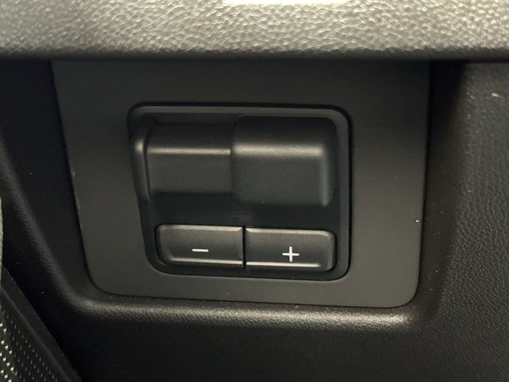 New 2025 GMC Canyon Elevation w/ Convenience Package image 33