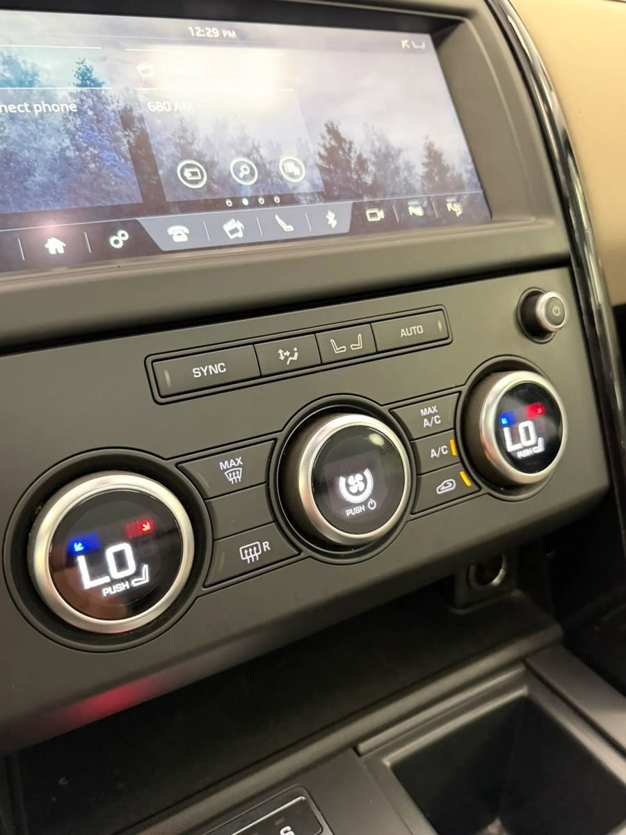 Used 2020 Land Rover Discovery SE AWD/4WD image 50