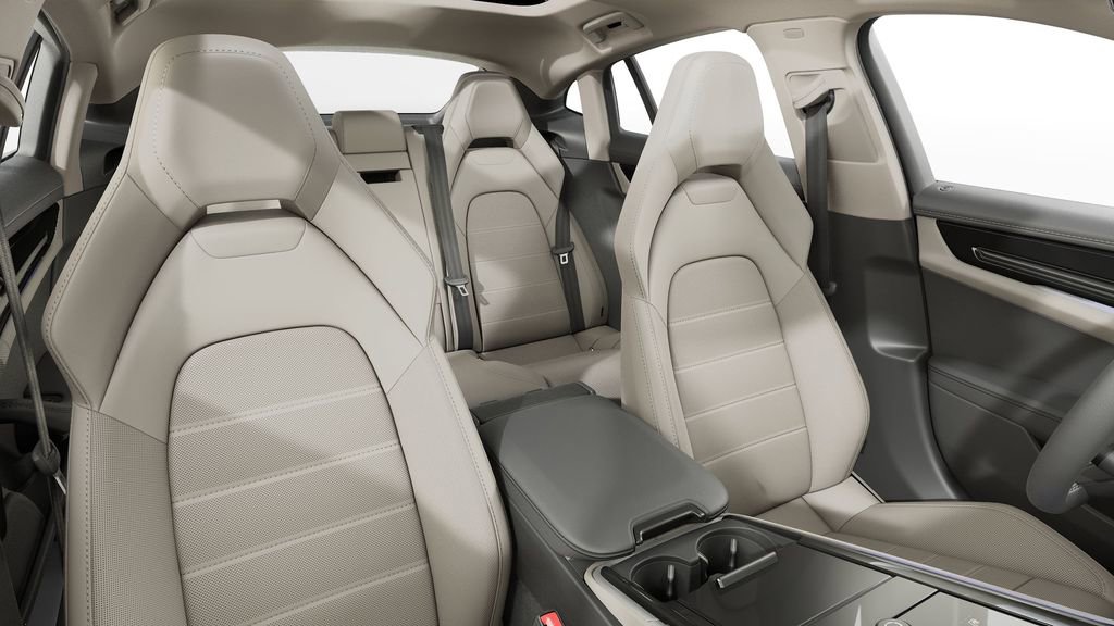 Certified 2025 Porsche Panamera image 5