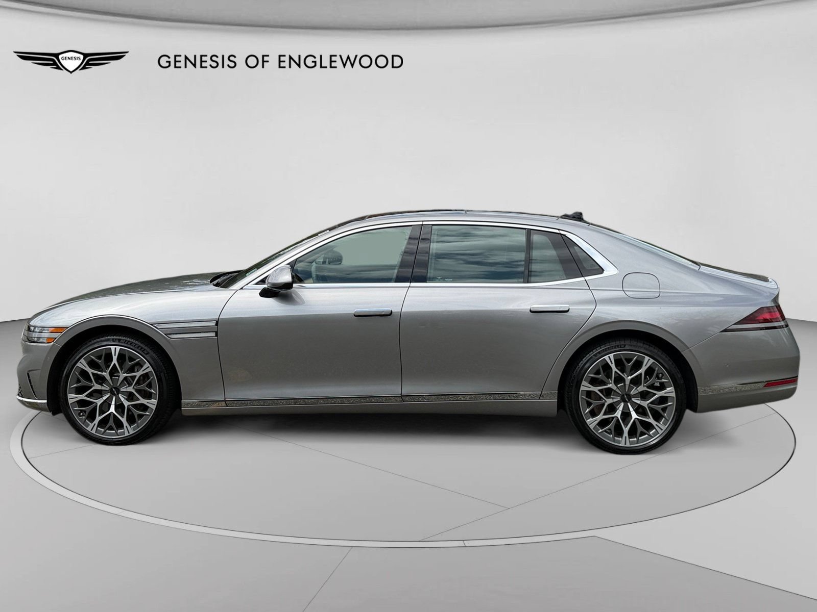 Used 2025 Genesis G90 3.5T AWD/4WD image 13