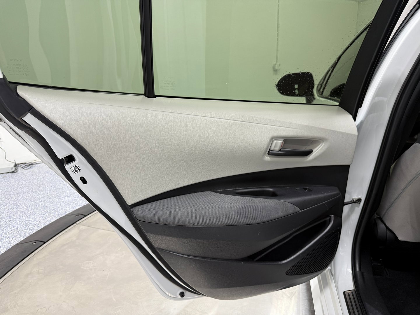 Used 2022 Toyota Corolla LE w/ Carpet Mat Package (TMS) image 50