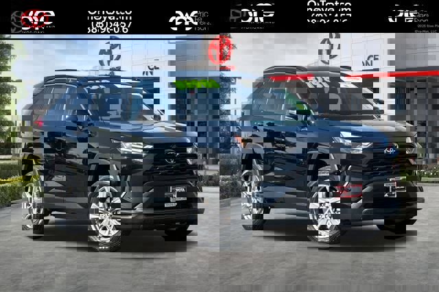 Used 2025 Toyota RAV4 XLE video 1