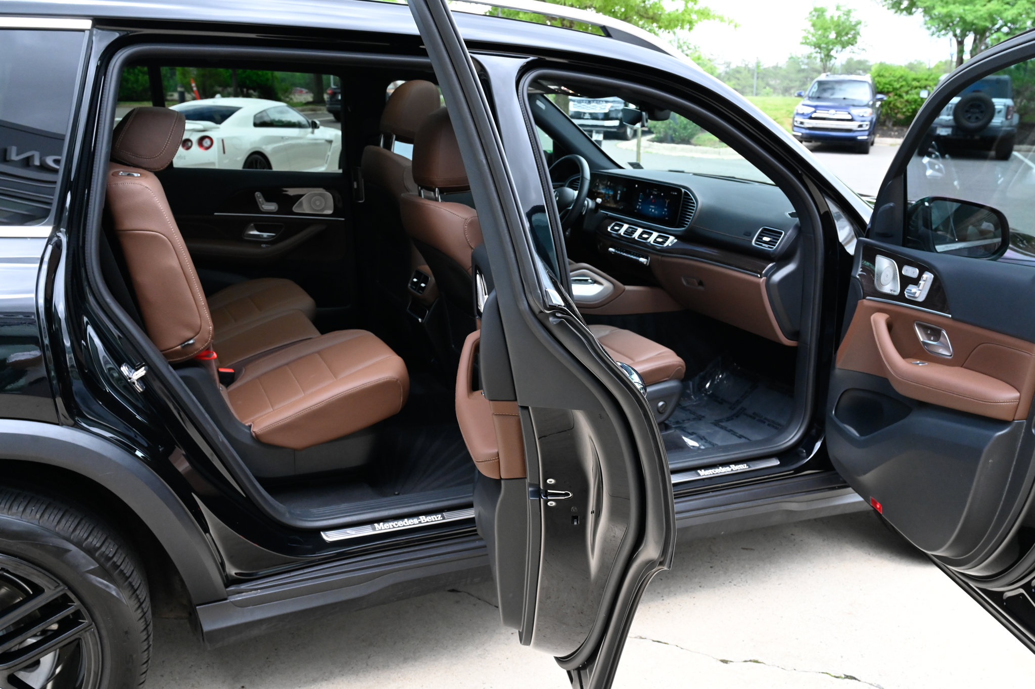 Used 2025 Mercedes-Benz GLS 450 4MATIC image 56