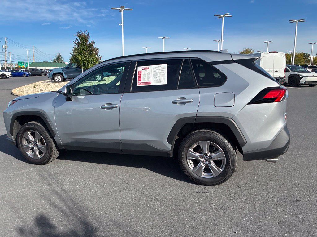 Used 2025 Toyota RAV4 XLE AWD/4WD image 15