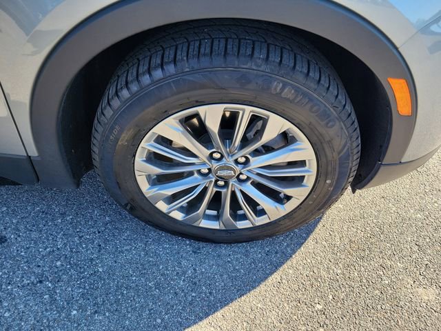 Used 2024 Cadillac XT4 Premium Luxury FWD image 6