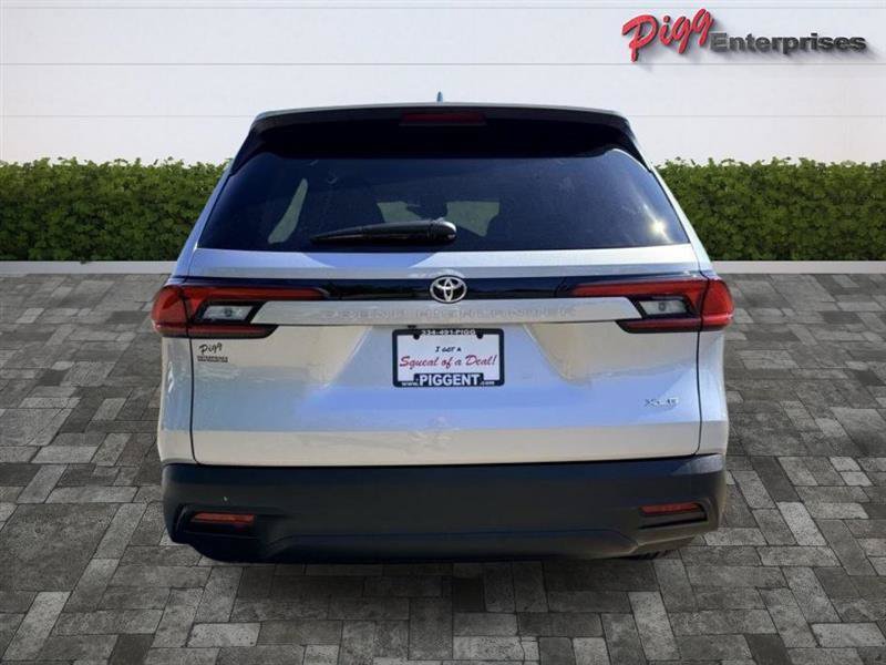Used 2026 Toyota Grand Highlander FWD image 9