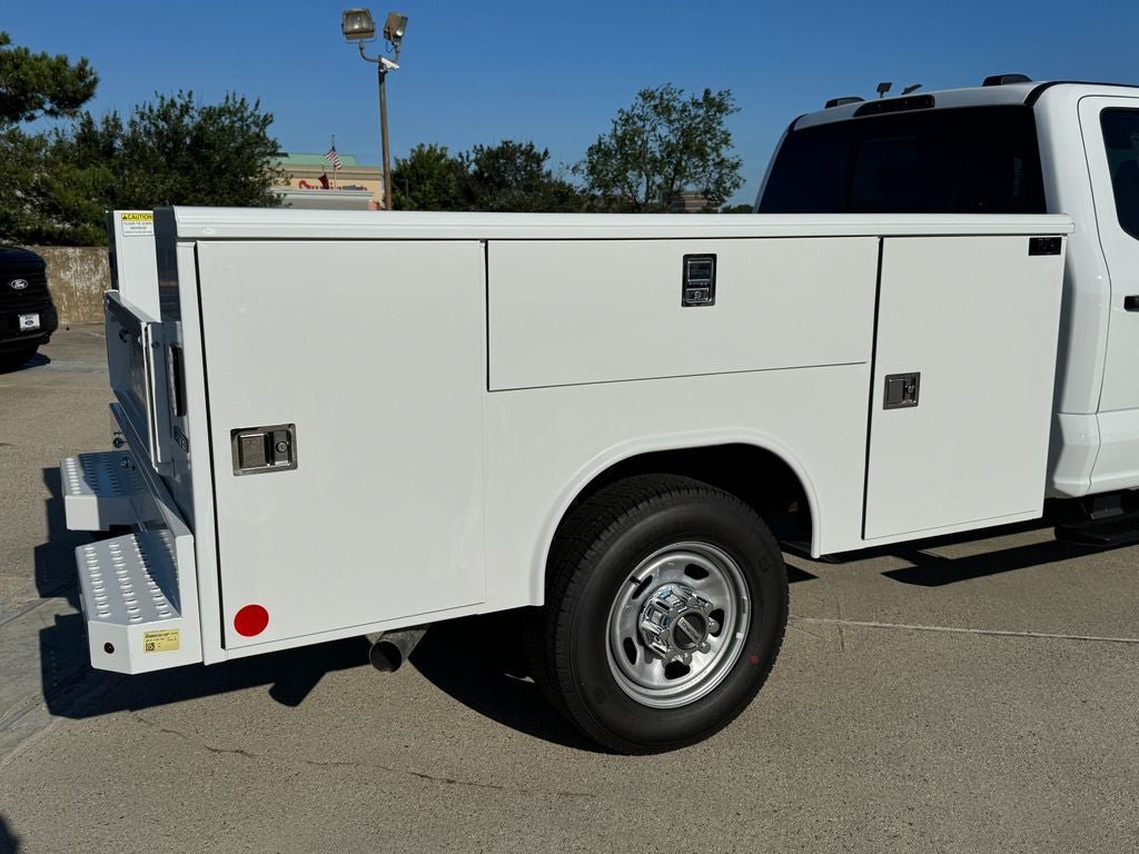 New 2026 Ford F350 XL w/ XL Chrome Package AWD/4WD image 3