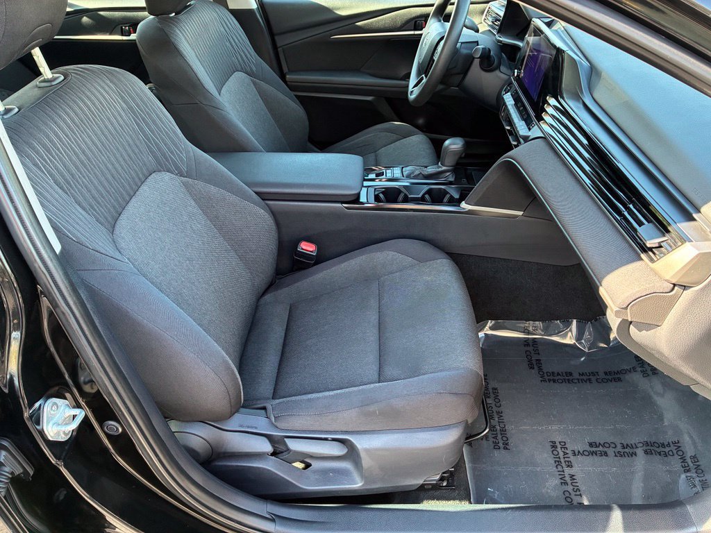 Used 2025 Toyota Camry LE FWD image 30