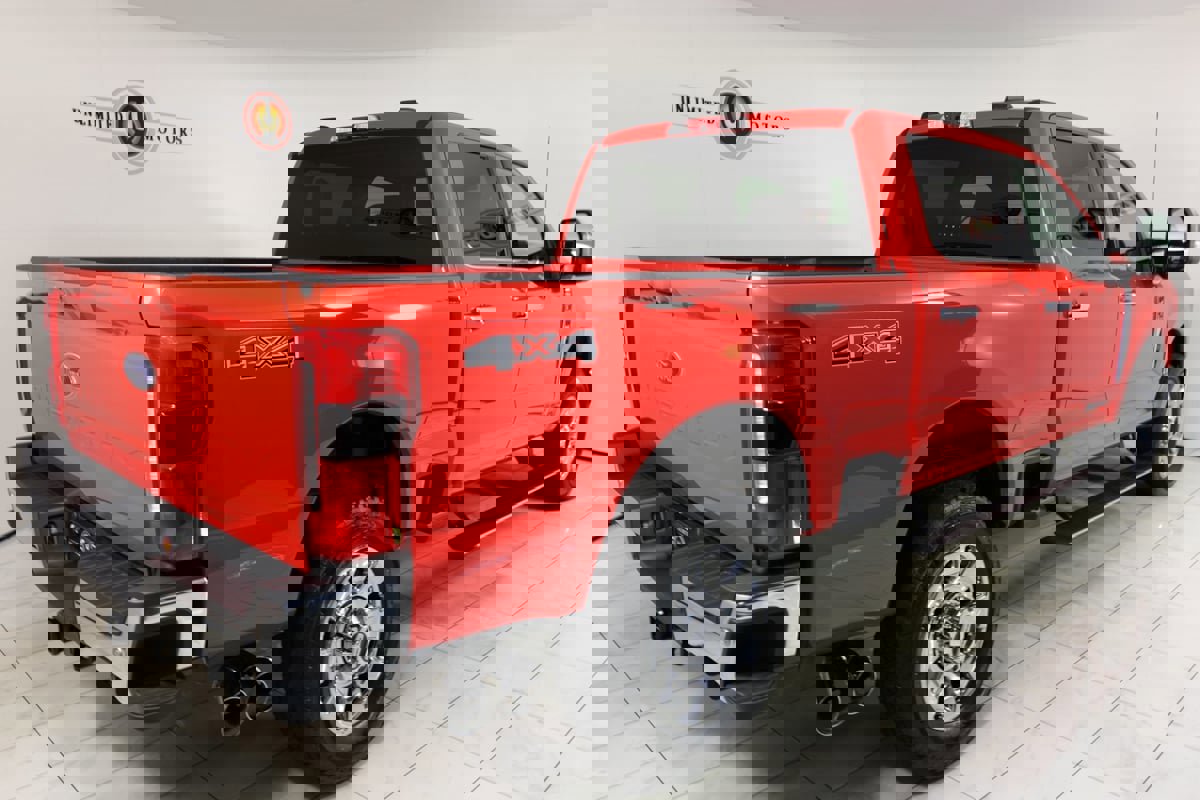 Used 2025 Ford F350 Lariat w/ Chrome Package image 3