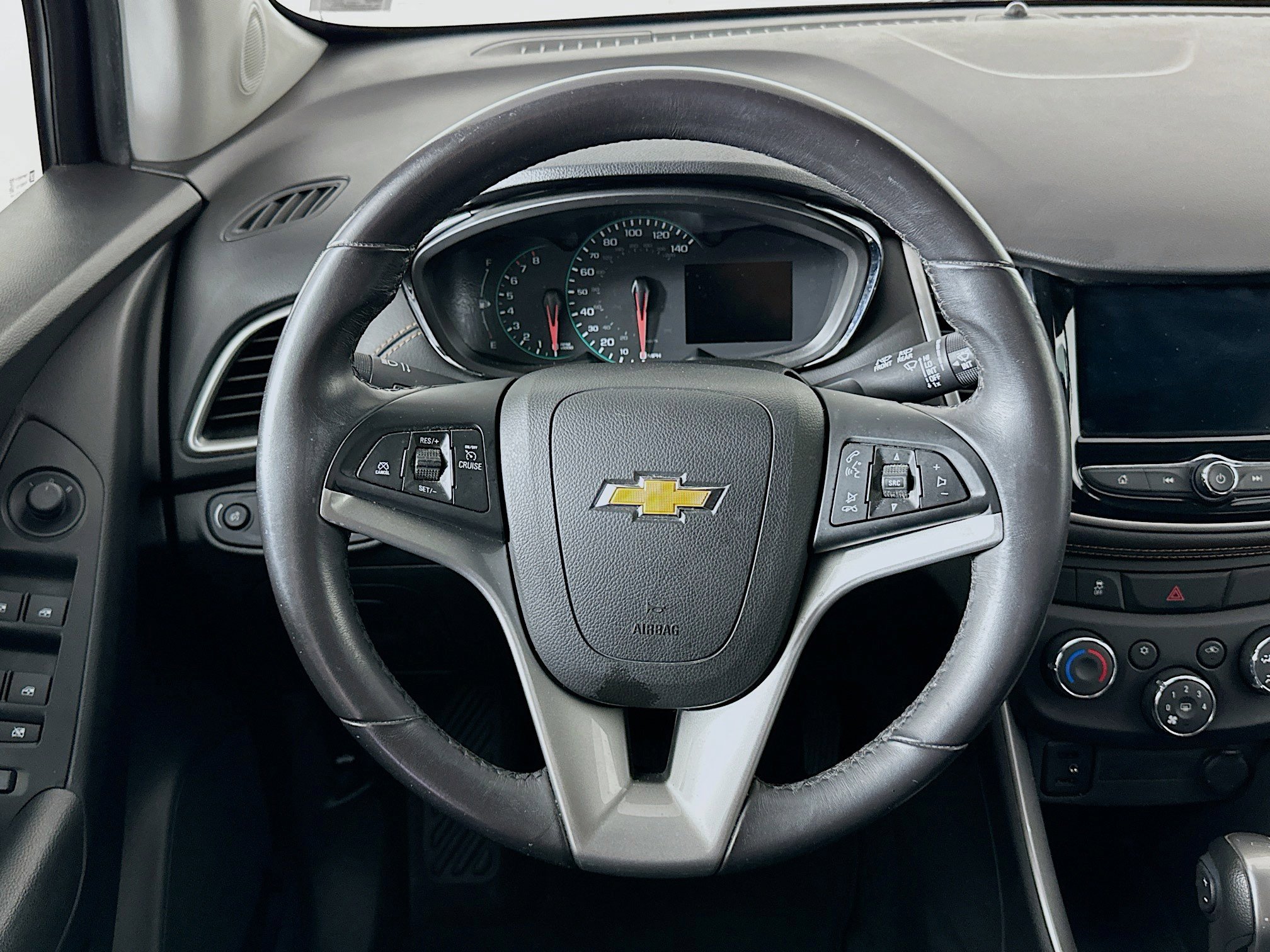 Used 2019 Chevrolet Trax LT w/ LT Convenience Package image 17