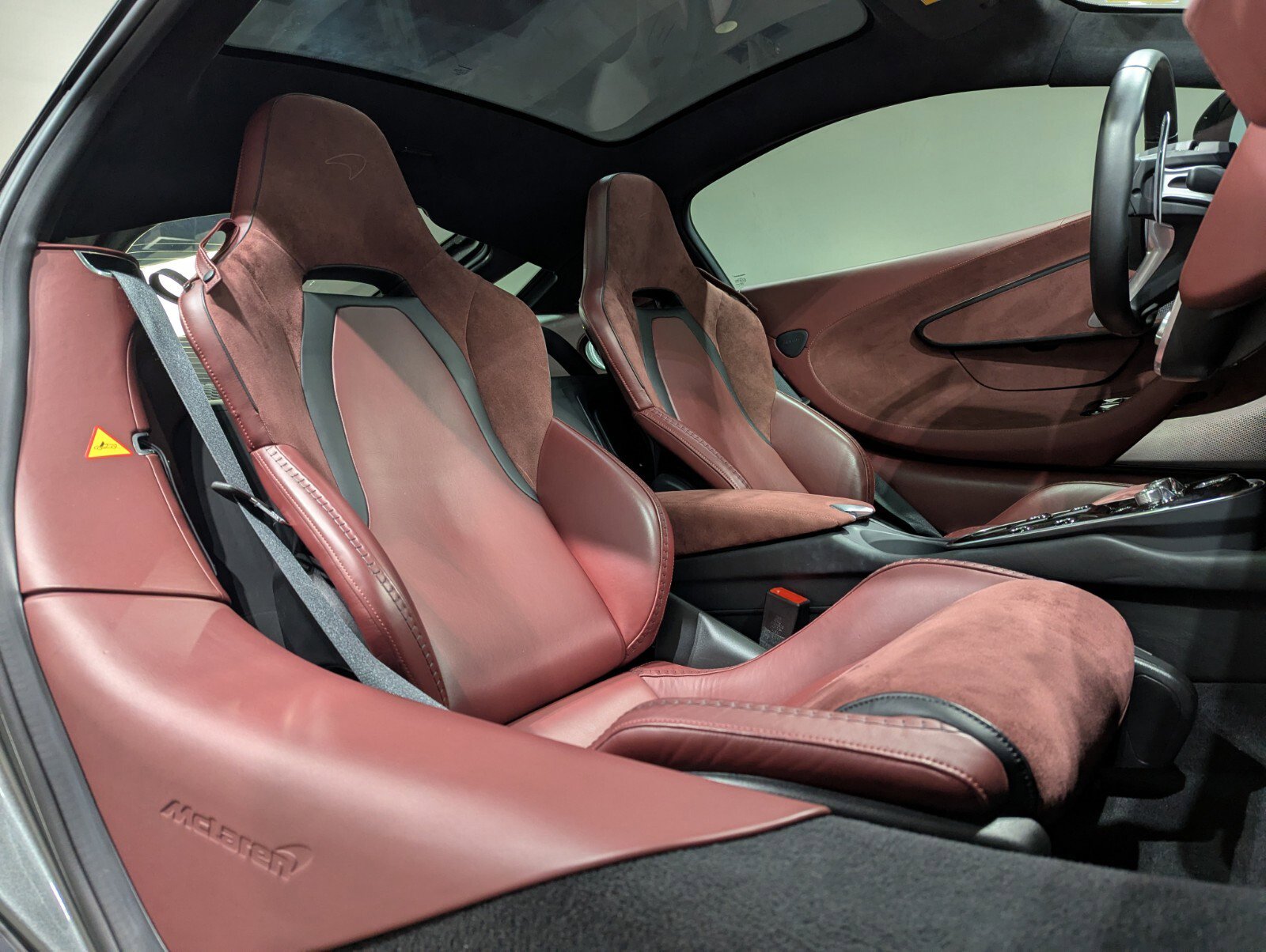 Used 2022 McLaren GT image 17