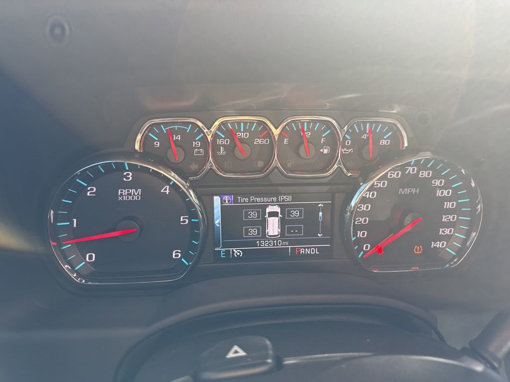 Used 2018 Chevrolet Suburban Premier image 16