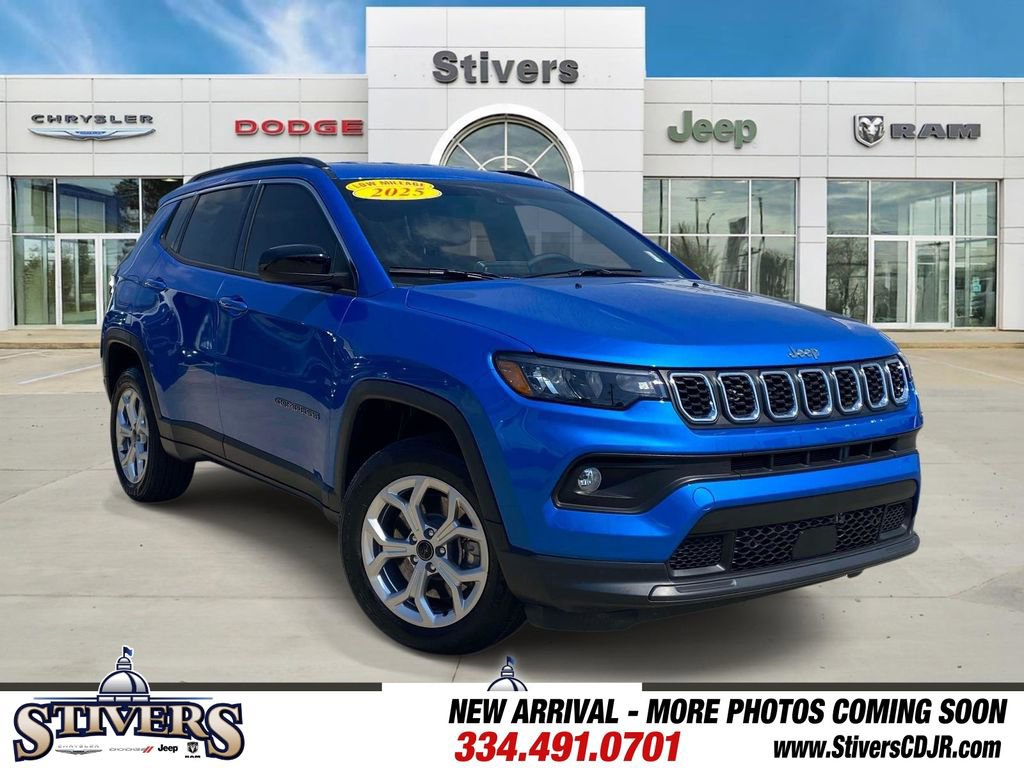 Used 2025 Jeep Compass Latitude image 1