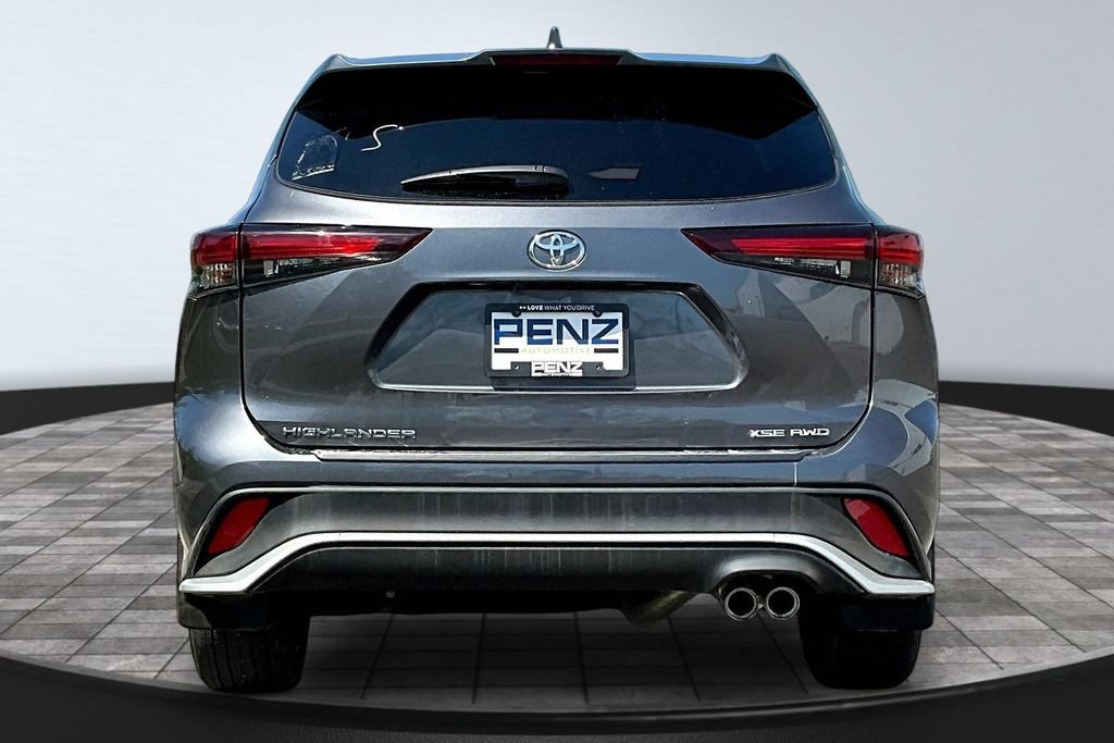 Used 2024 Toyota Highlander XSE AWD/4WD image 5