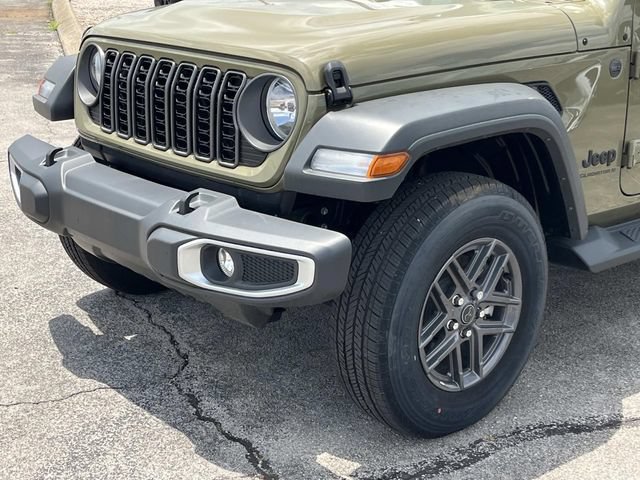 New 2025 Jeep Gladiator Sport AWD/4WD image 11