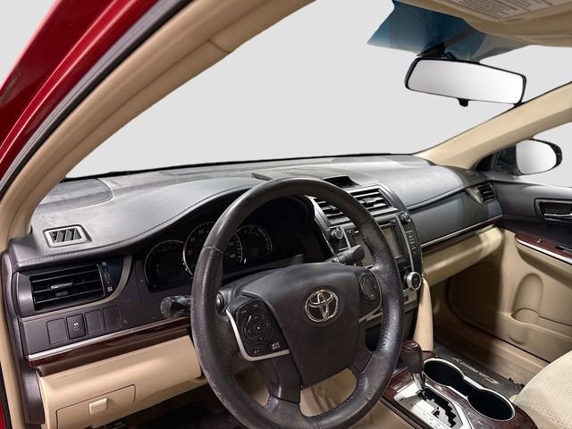 Used 2014 Toyota Camry XLE image 11