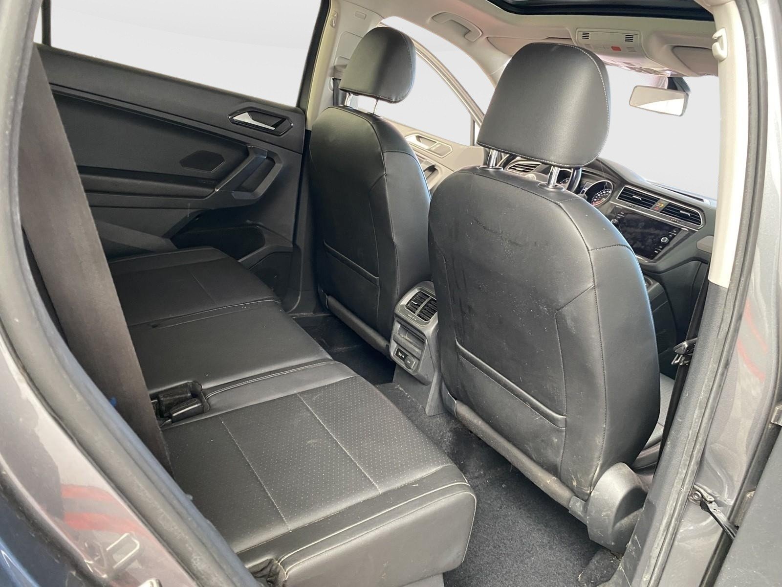 Used 2018 Volkswagen Tiguan SEL AWD/4WD image 10