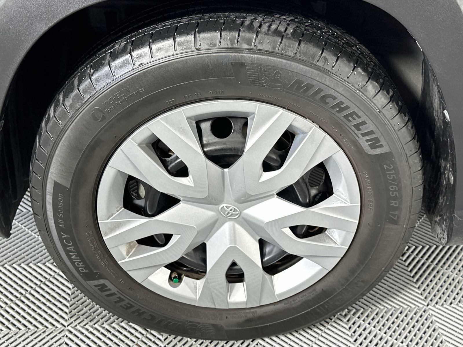 Used 2022 Toyota Corolla Cross L FWD image 10