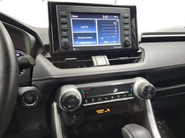 Used 2022 Toyota RAV4 XLE w/ Carpet Mat Package (TMS) image 29