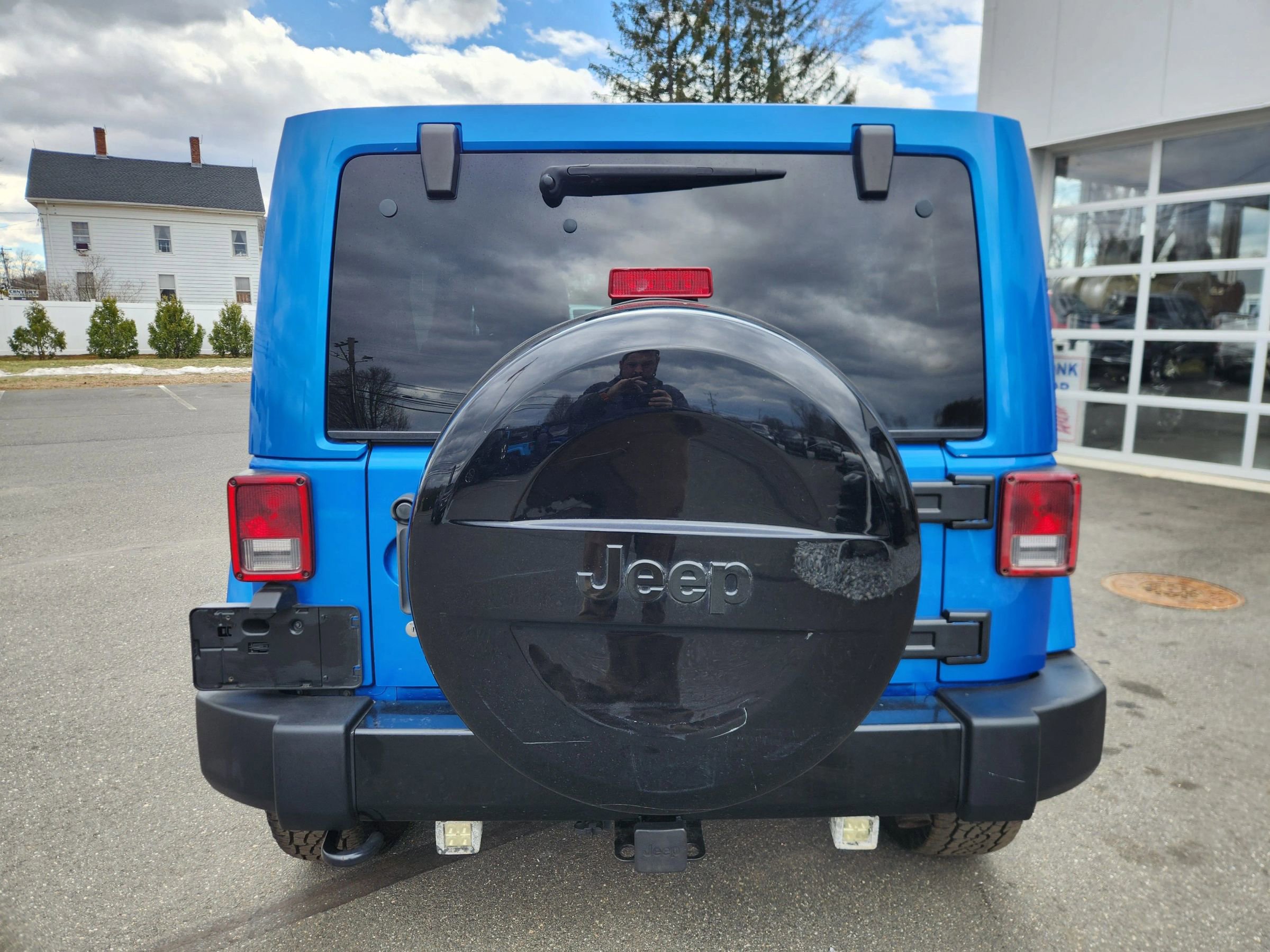 Used 2014 Jeep Wrangler Unlimited Sahara image 13