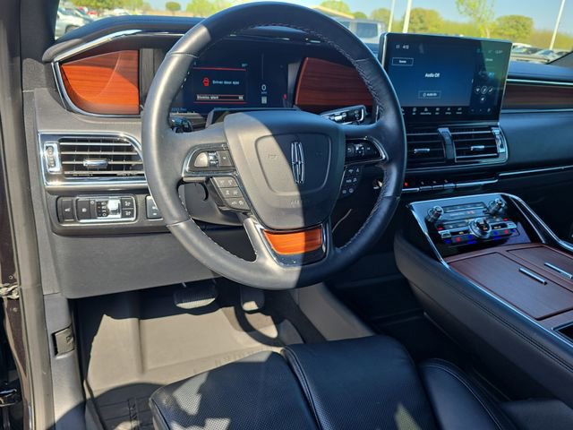 Used 2024 Lincoln Navigator Reserve image 17