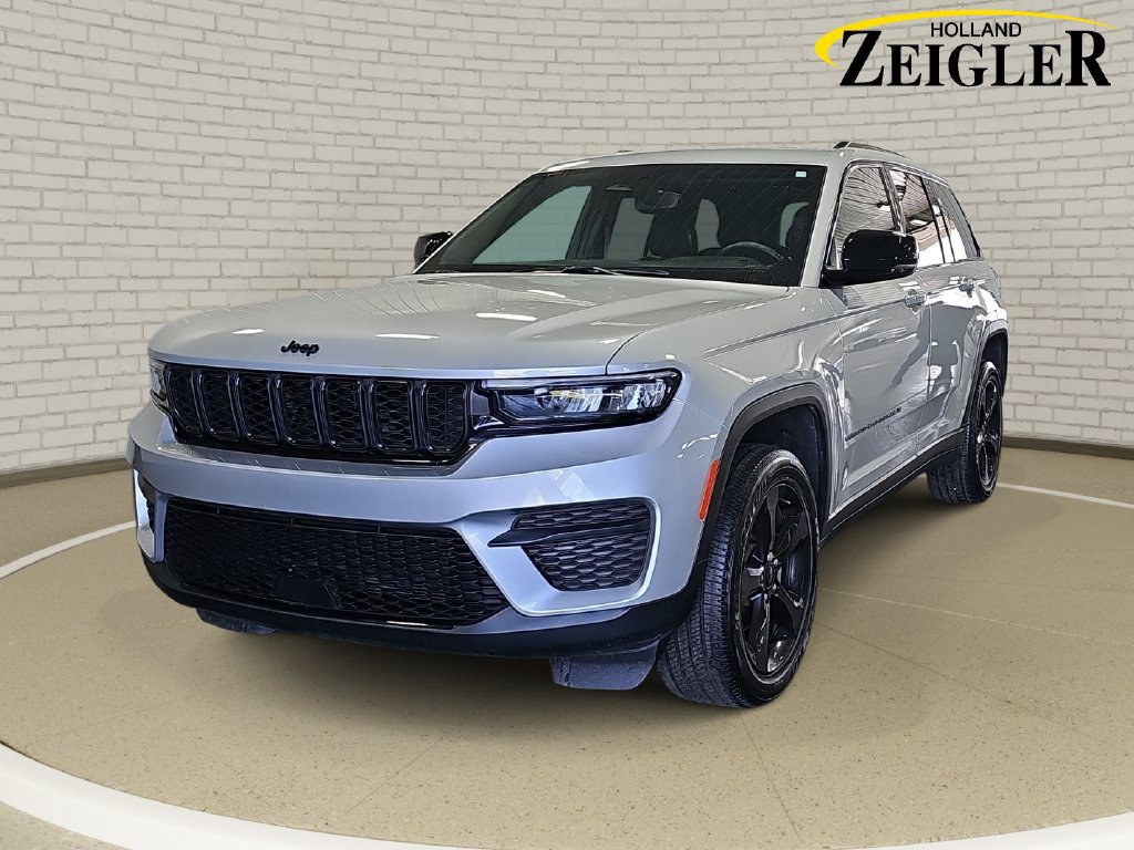 Used 2023 Jeep Grand Cherokee Altitude