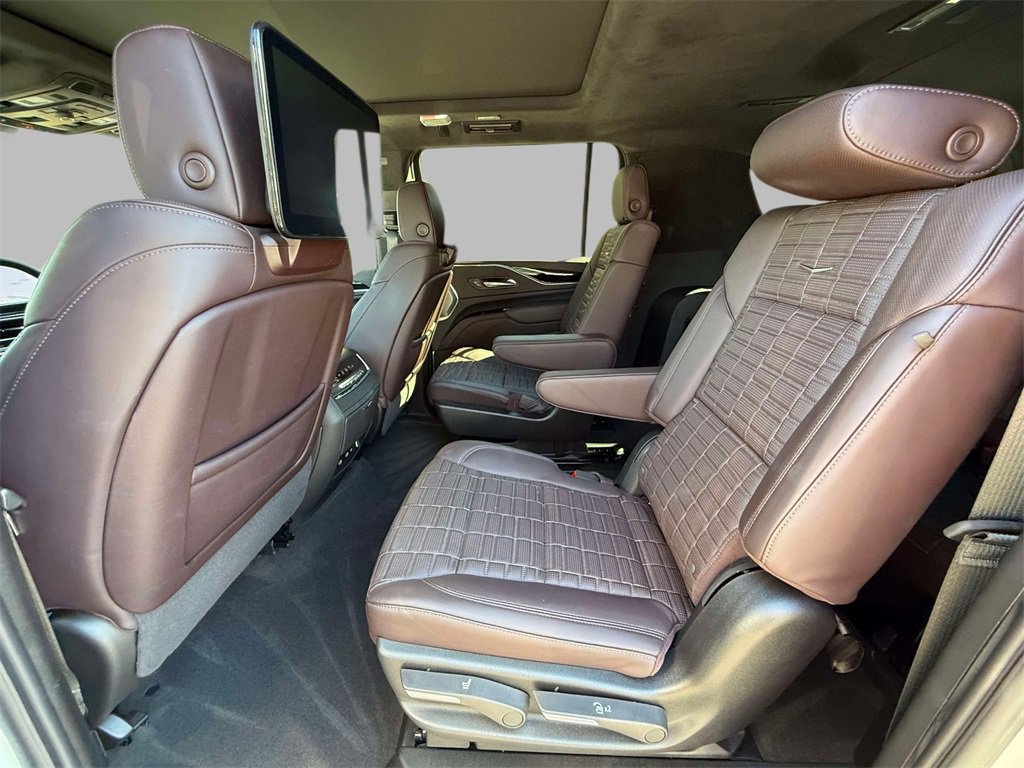 Used 2024 Cadillac Escalade ESV Sport Platinum w/ LPO, ONYX Package image 20