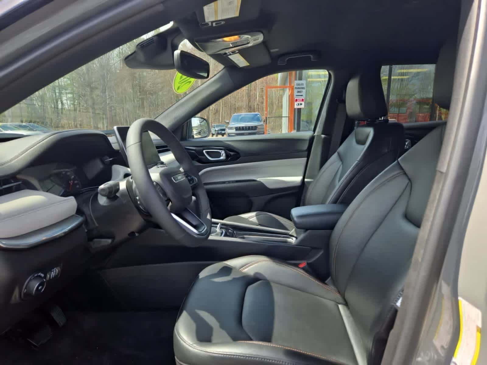 Used 2024 Jeep Compass Limited AWD/4WD image 27