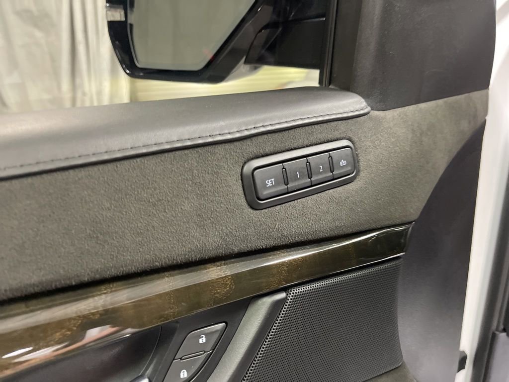 Used 2019 Cadillac Escalade Platinum AWD/4WD image 29