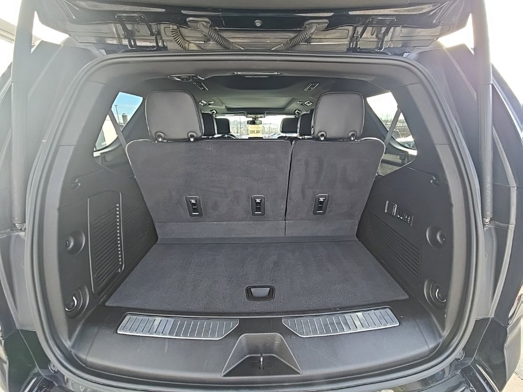 Used 2022 Chevrolet Tahoe RST w/ Luxury Package image 24