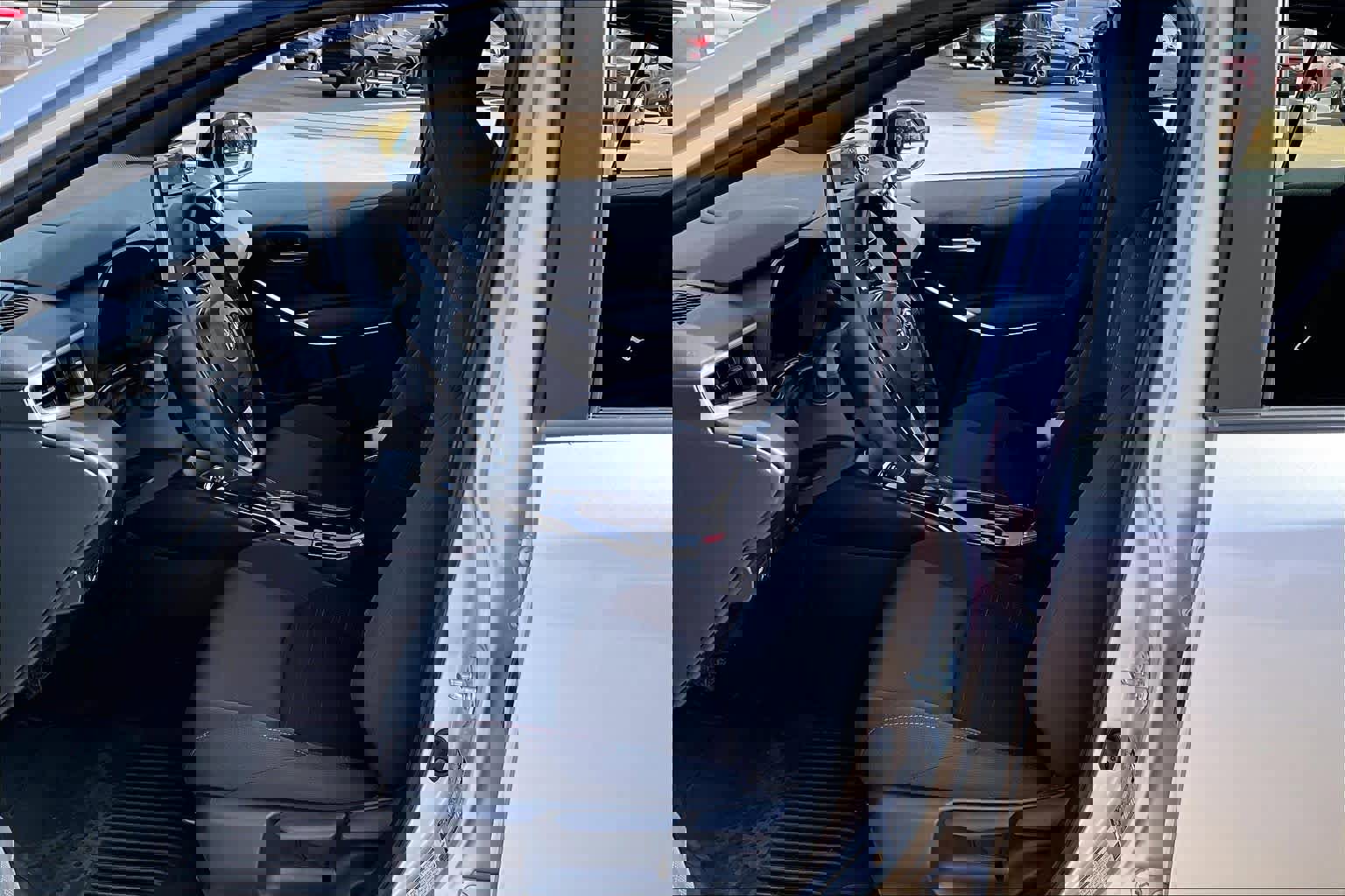 Used 2025 Toyota Corolla SE w/ SE Premium Package image 8