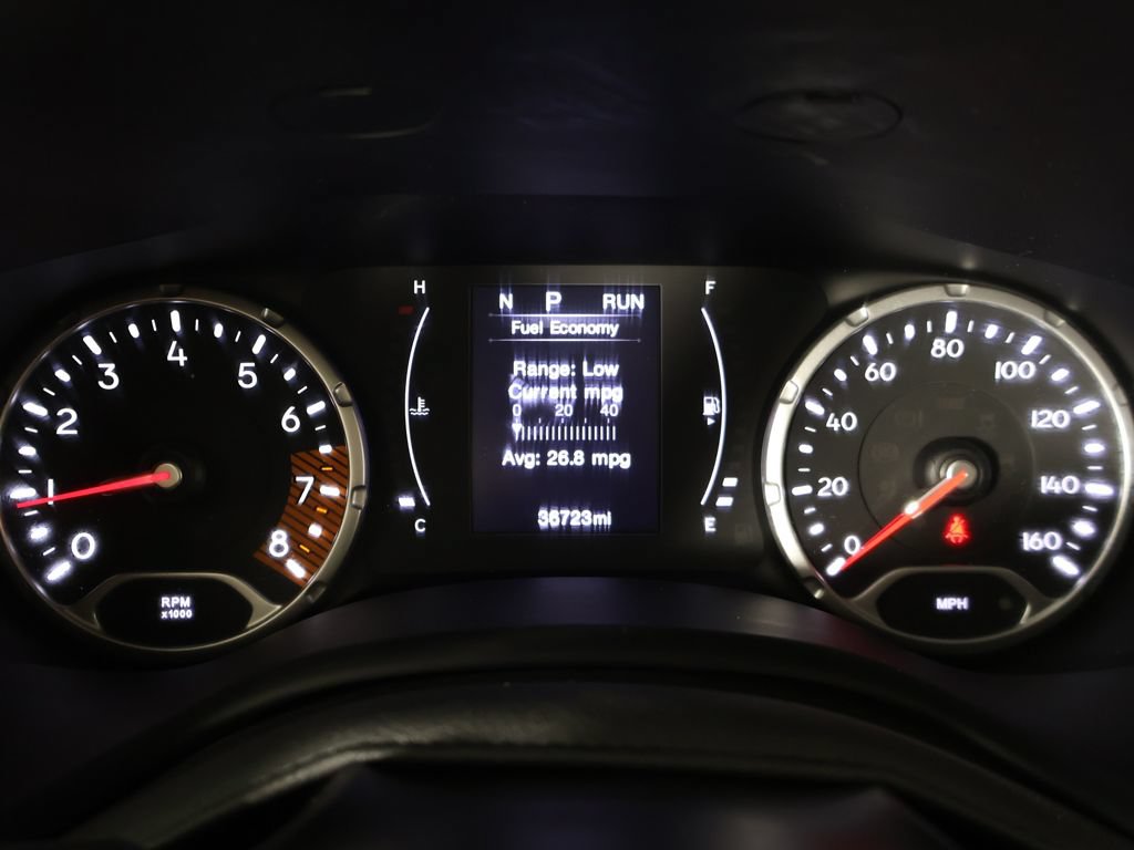 Used 2023 Jeep Renegade Latitude AWD/4WD image 38