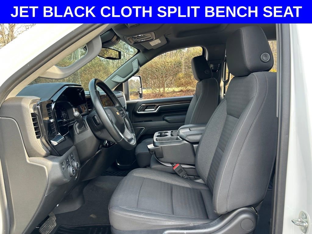 Used 2024 Chevrolet Silverado 3500 LT image 4