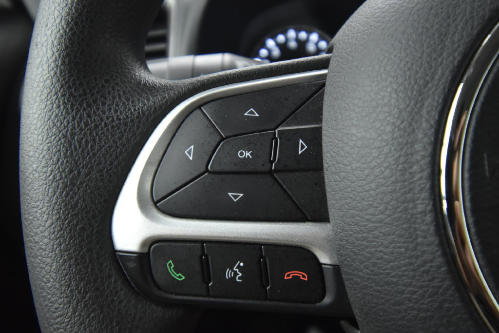 Used 2023 Jeep Renegade Latitude AWD/4WD image 30
